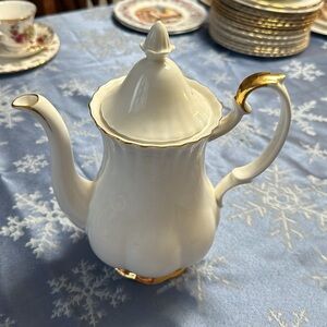 Royal Albert Val D’or Coffee Pot Teapot